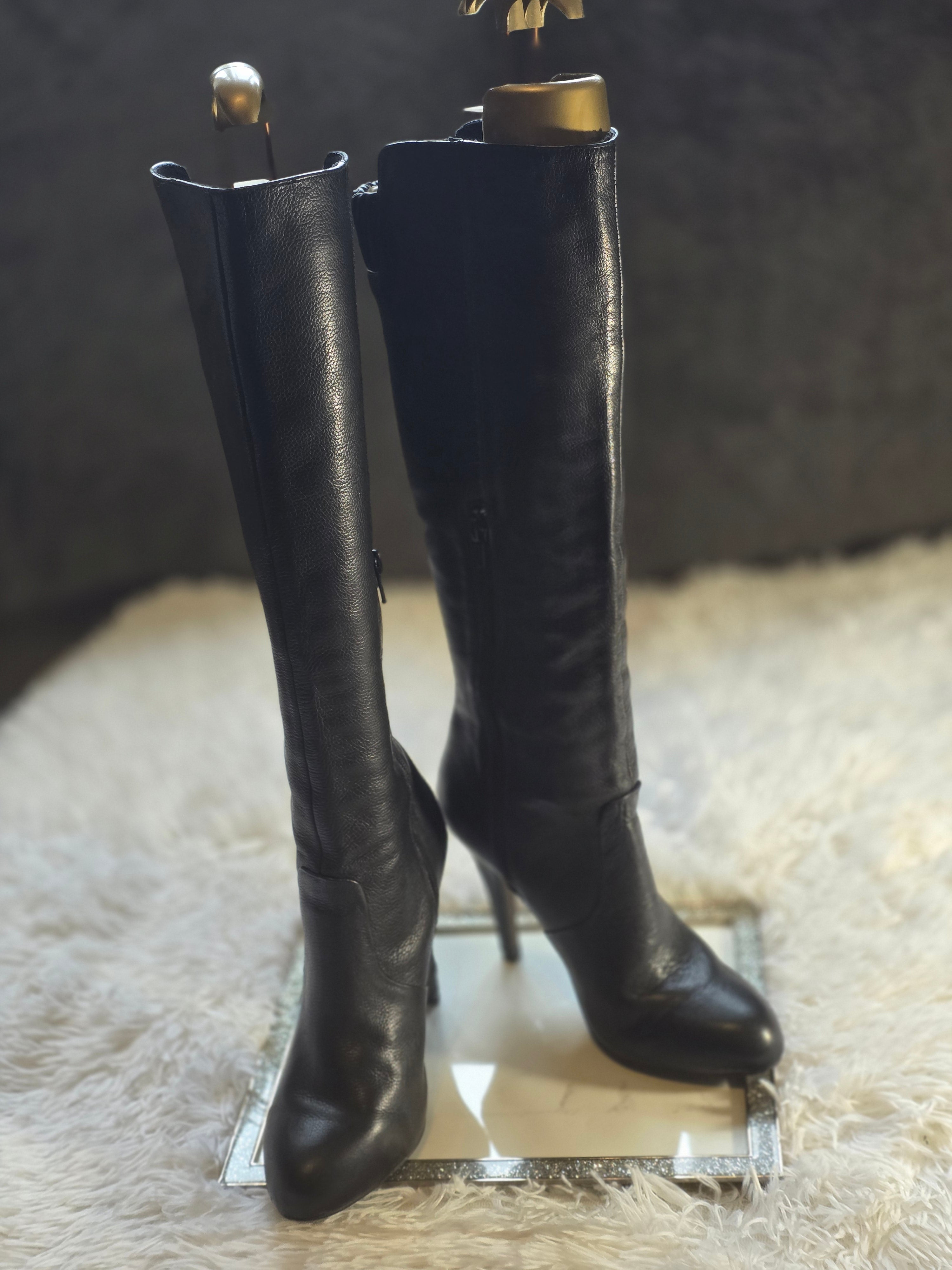 A Zara Knee High Leather Knee-High Boots size 4