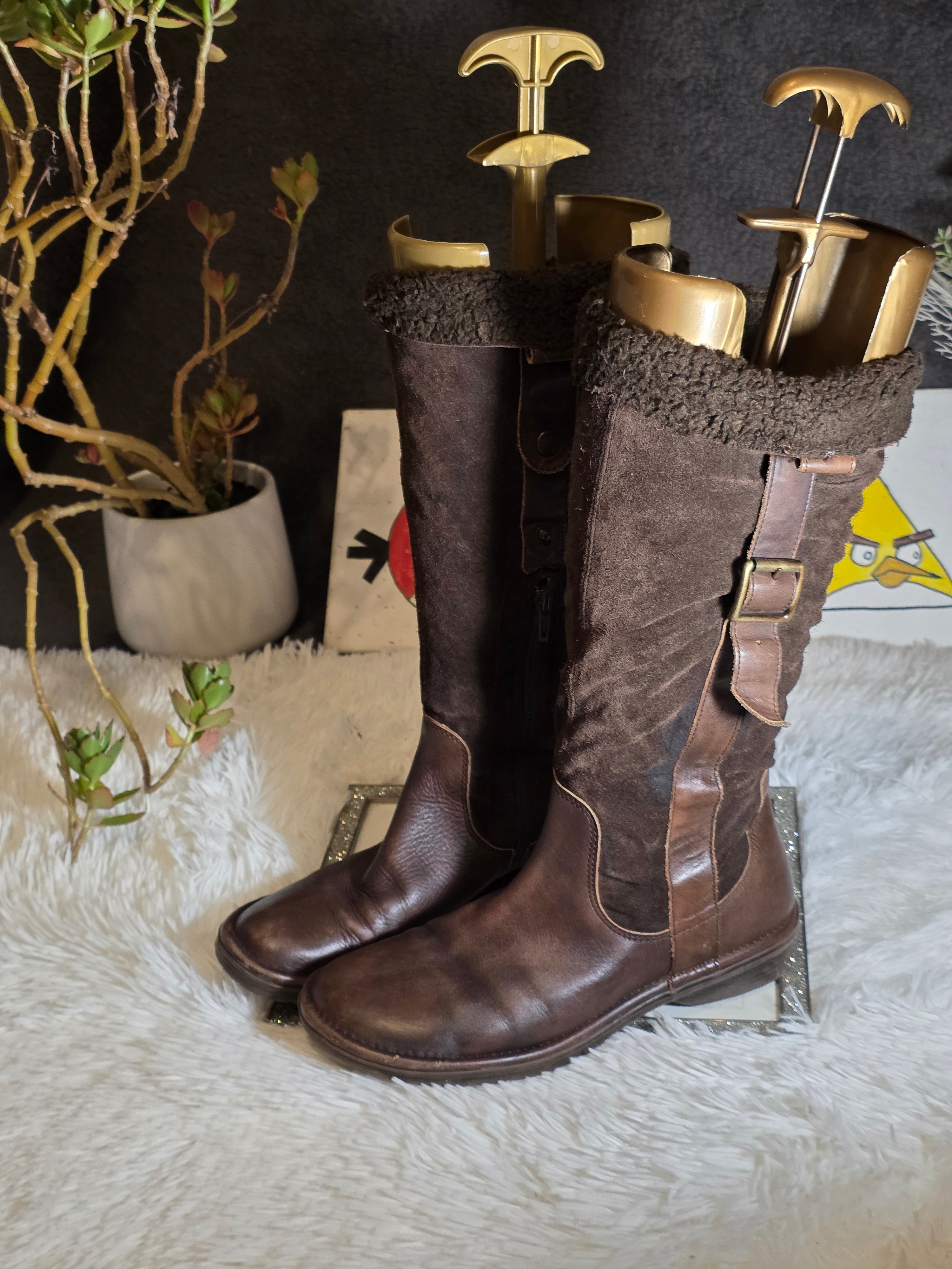 A Clarks mid calf leather & Suede boots size 5