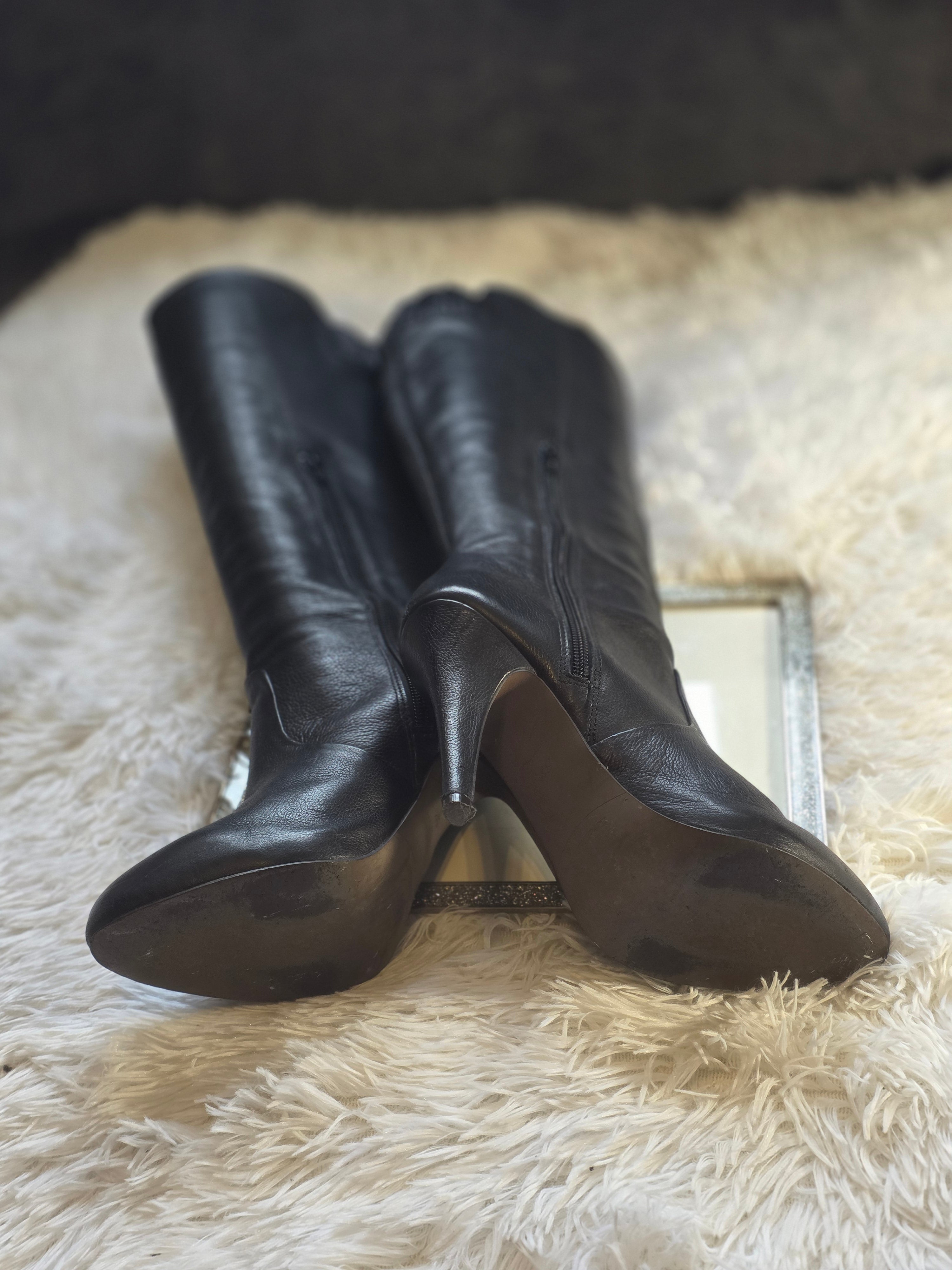 A Zara Knee High Leather Knee-High Boots size 4