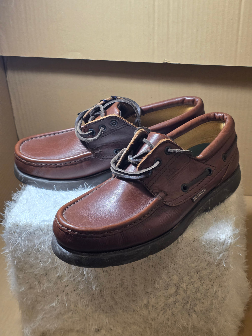 A Moshulu Classic Mens Boat leather Shoes, new never worn. Uk size 9