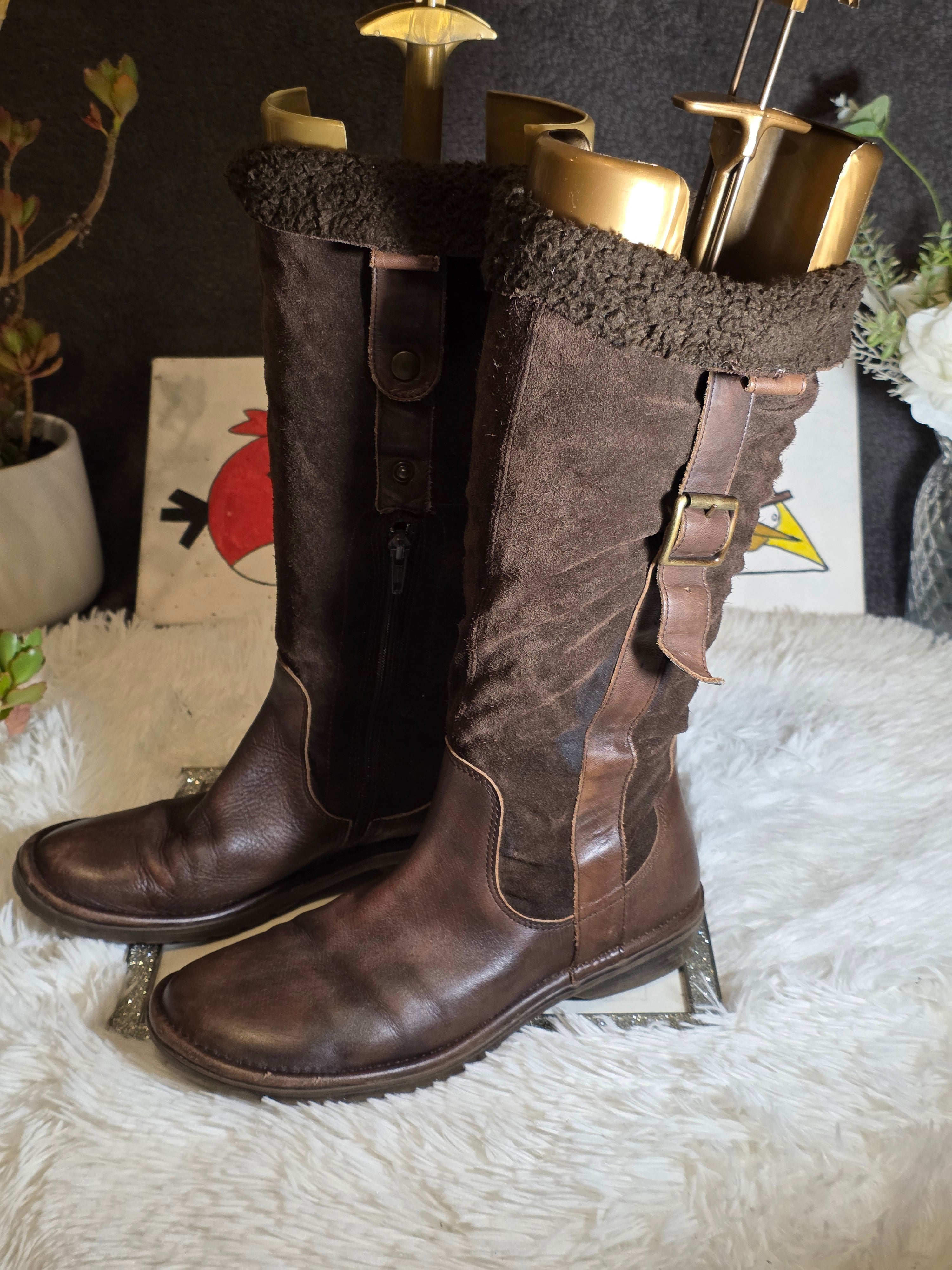 A Clarks mid calf leather & Suede boots size 5