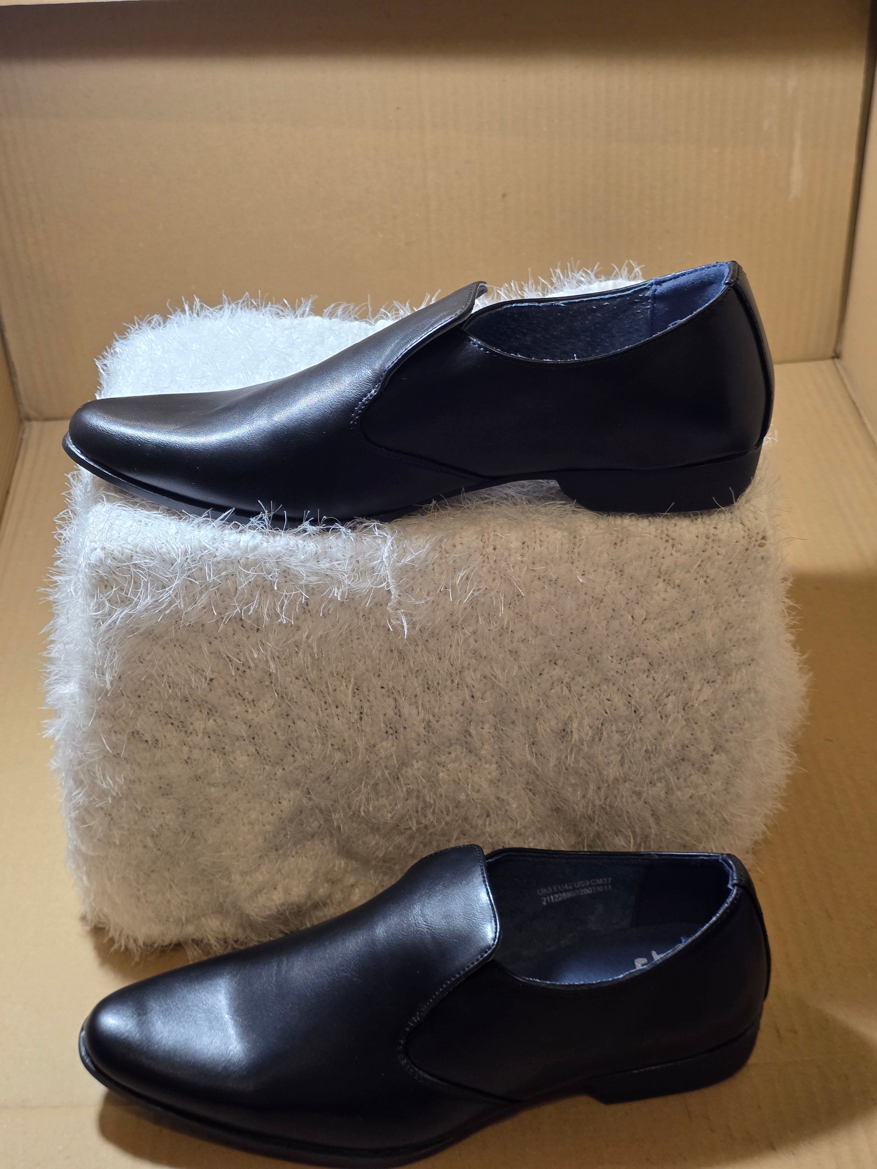 A Giorgio Mens Formal Shoes, size 8, new never worn.