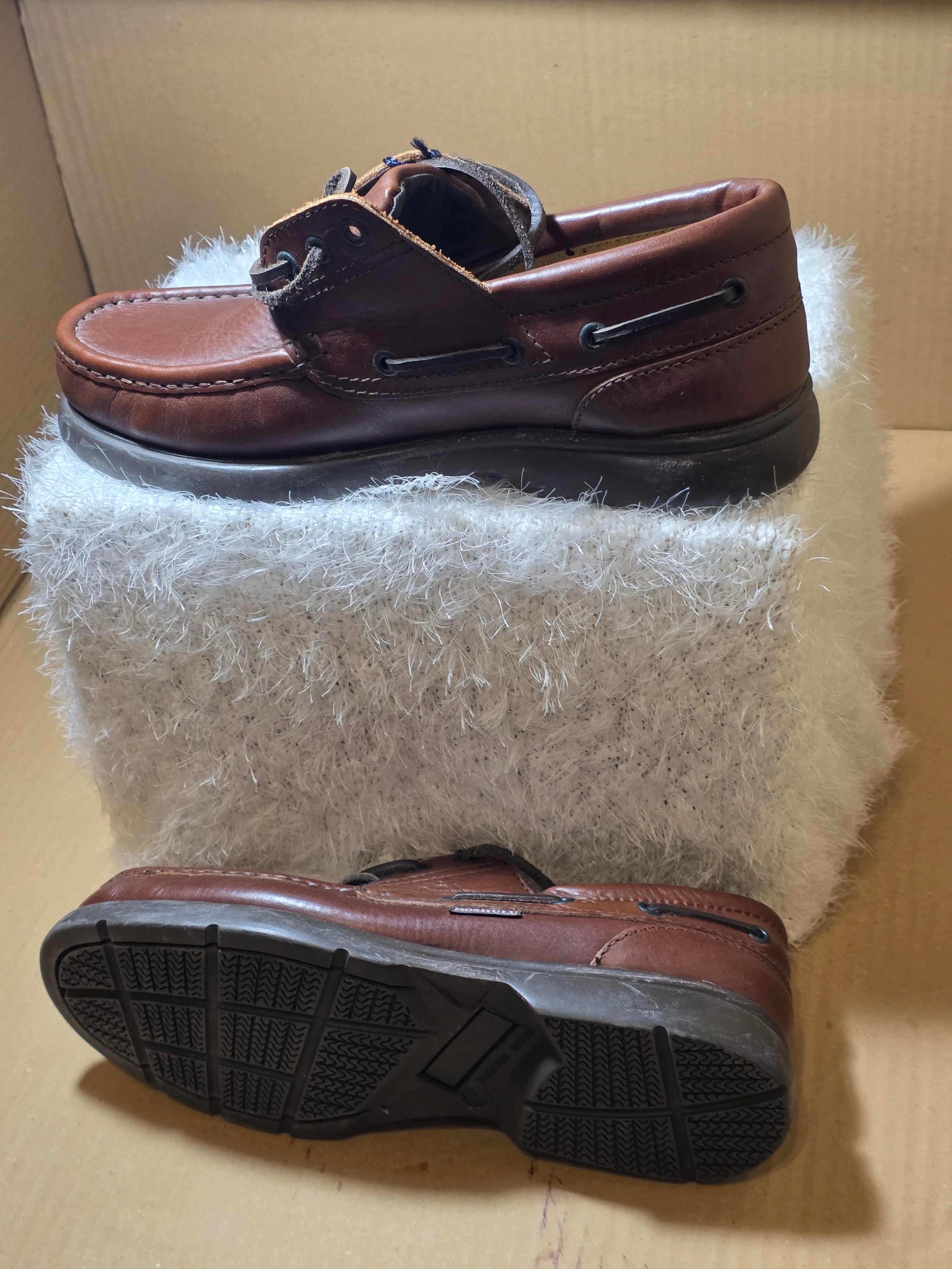 A Moshulu Classic Mens Boat leather Shoes, new never worn. Uk size 9